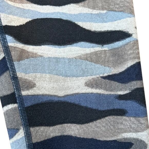 NEW Lululemon Wunder Under Crop III Mini Coast Camo Deep Navy Multi Size 2 - Picture 11 of 11